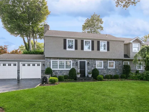 388 Feather Lane, East Williston, NY 11596