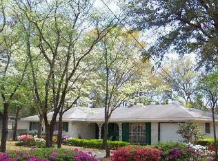 1027 Mohawk St, Savannah, GA 31419