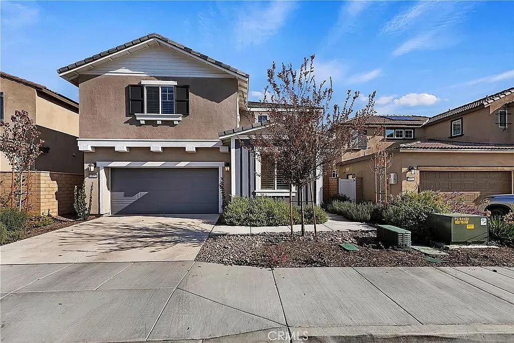 4 bed, 1864 sqft, $3,650 — Photo 1