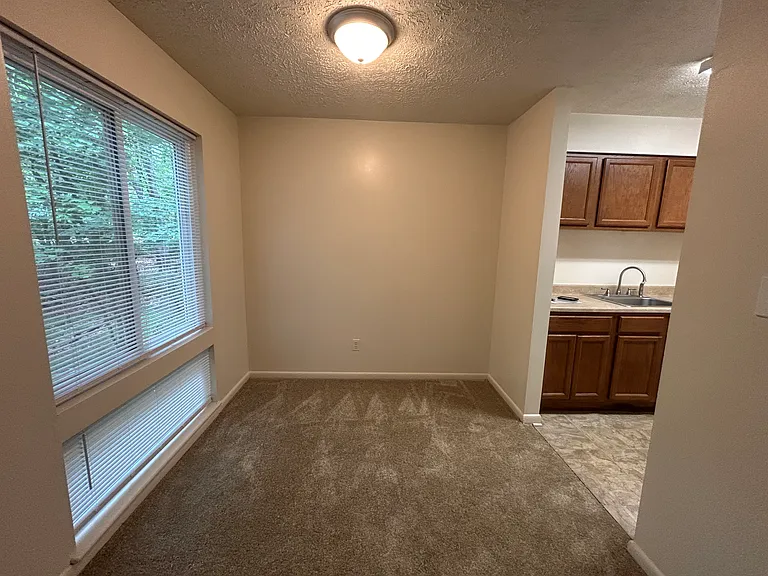 Huntingwood Apartments — Photo 21
