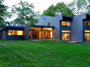 2 Barberry Rd, Lexington, MA 02421