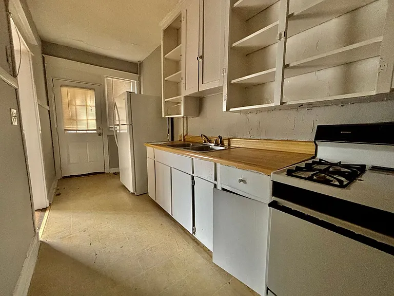 Afton Apartments — Photo 7