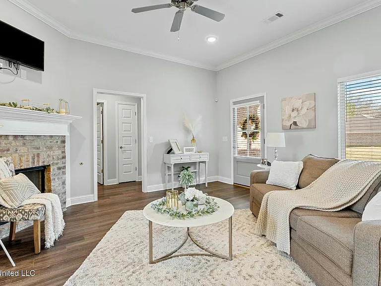 572 Silver Hill Dr — Photo 5