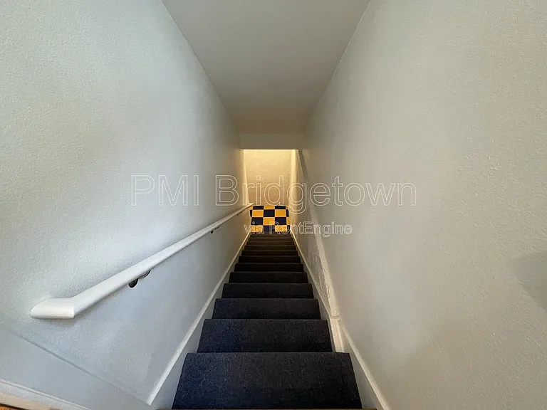 10235 NW Edgewood Dr — Photo 25
