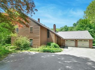 10 Martha Rd, North Smithfield, RI 02896