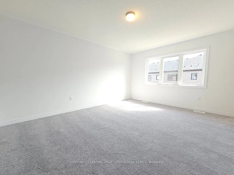 21 Milady Cres — Photo 13