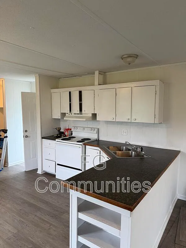 2 bed, 1.0 bath, $975 — Photo 1