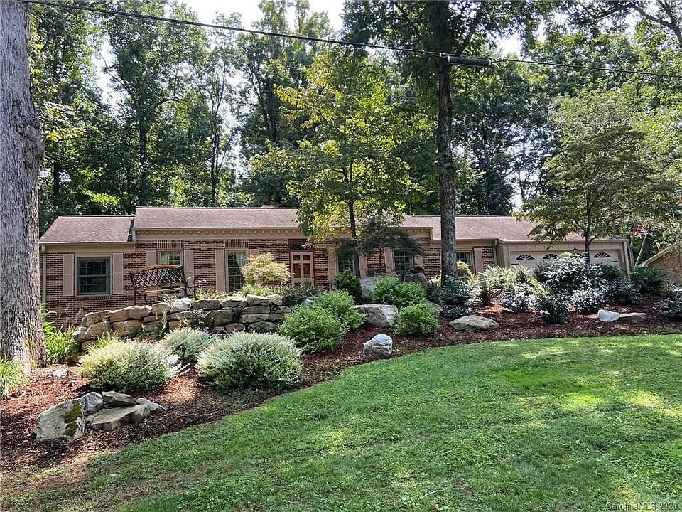1st image of 228 Camelot Dr