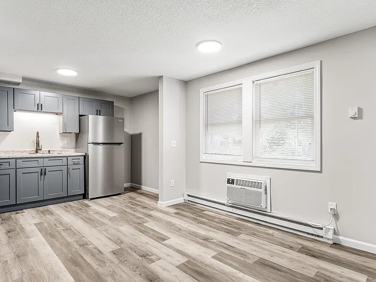 The Meridian Apartments — Photo 43