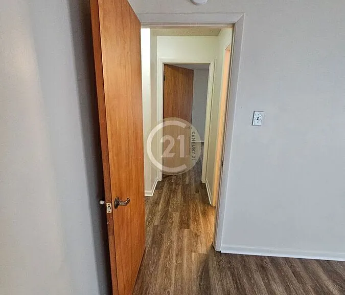 405 32nd St #203 — Photo 9