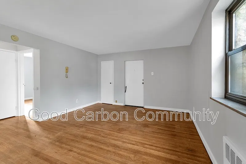 2 bed, 1.0 bath, $1,295 — Photo 3