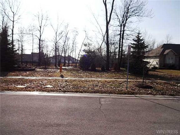 3rd image of 126 Covent Garden Ln