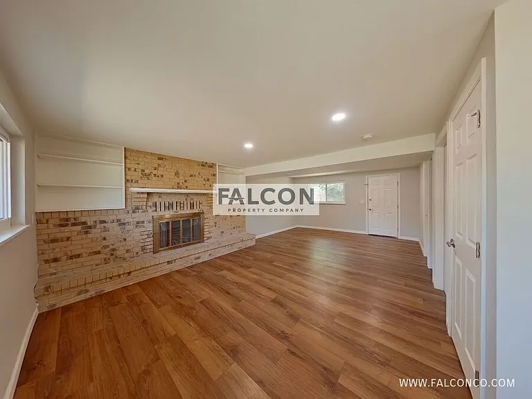 6974 Metropolitan St — Photo 14