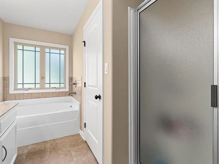 2231 Fairfax Dr — Photo 15