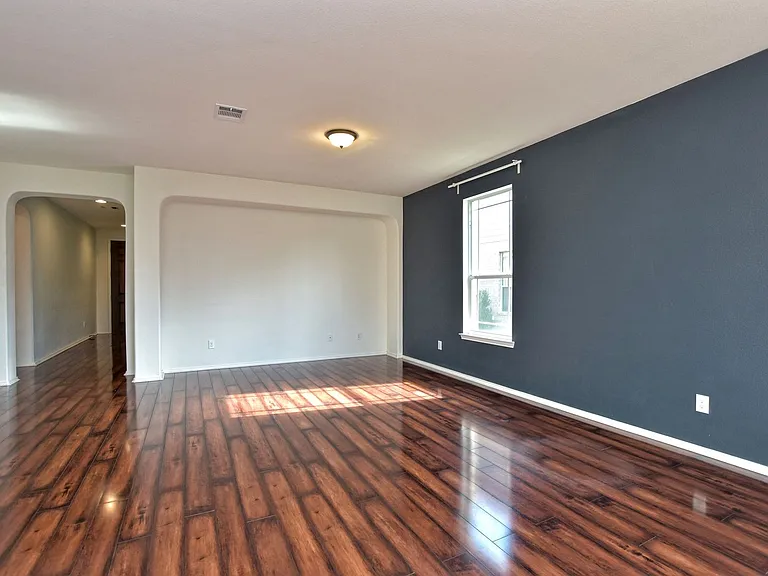 2717 Claremont Ct — Photo 7