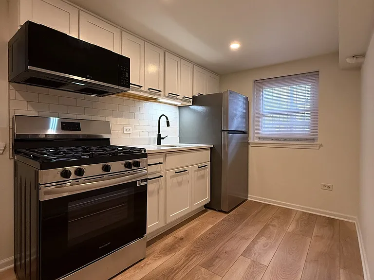 1511 N California Ave #R — Photo 1