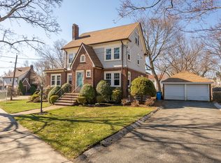 35 Lodge Rd, Belmont, MA 02478