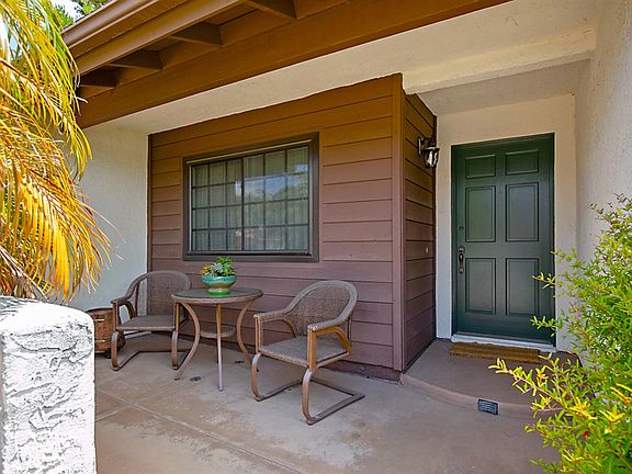 3rd image of 10765 Loire Ave