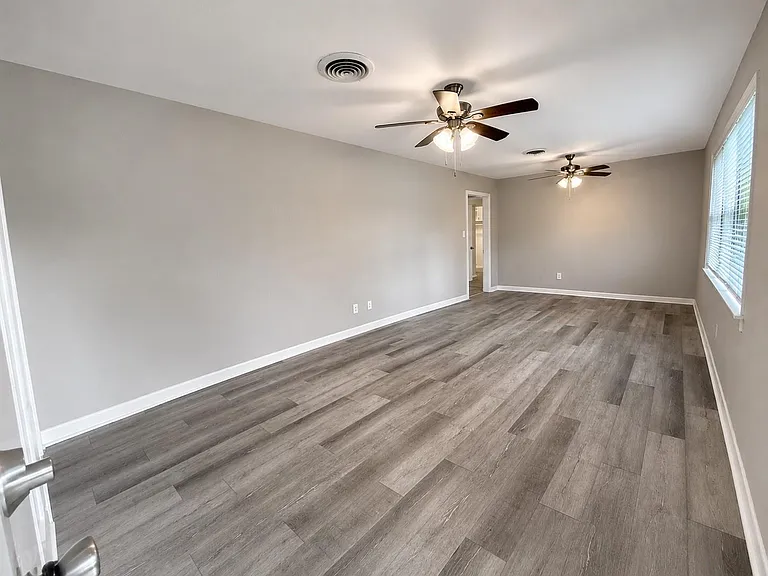 819 W Kyle Rd — Photo 5