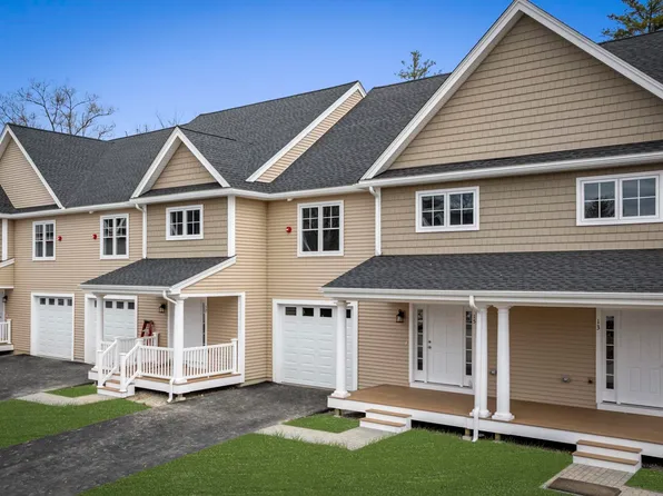 103 Centerwood Way, Manchester, NH 03102