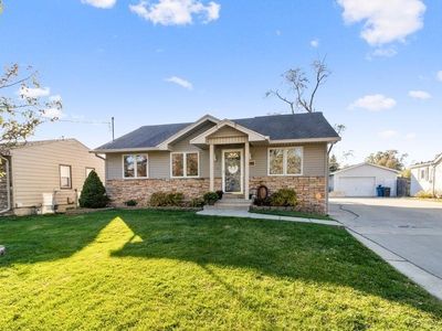 2110 E 40th St, Des Moines, IA, 50317