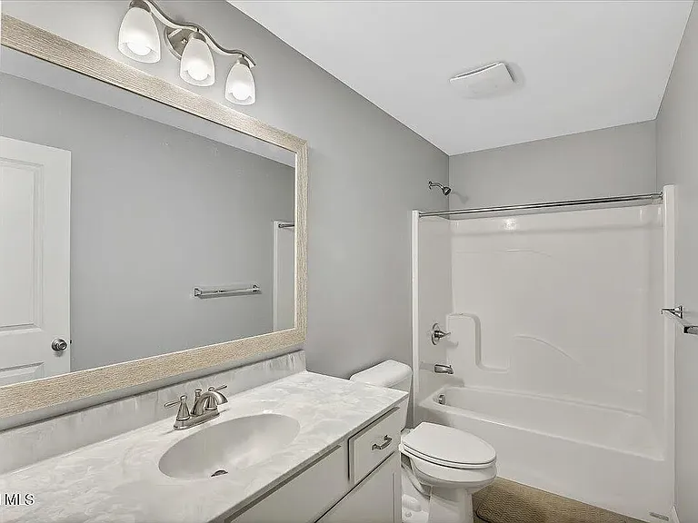 10 Old Pine Ave — Photo 7