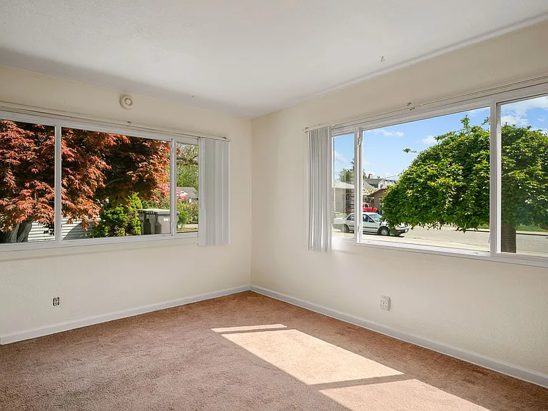 EN - 908 Bryan St — Photo 8