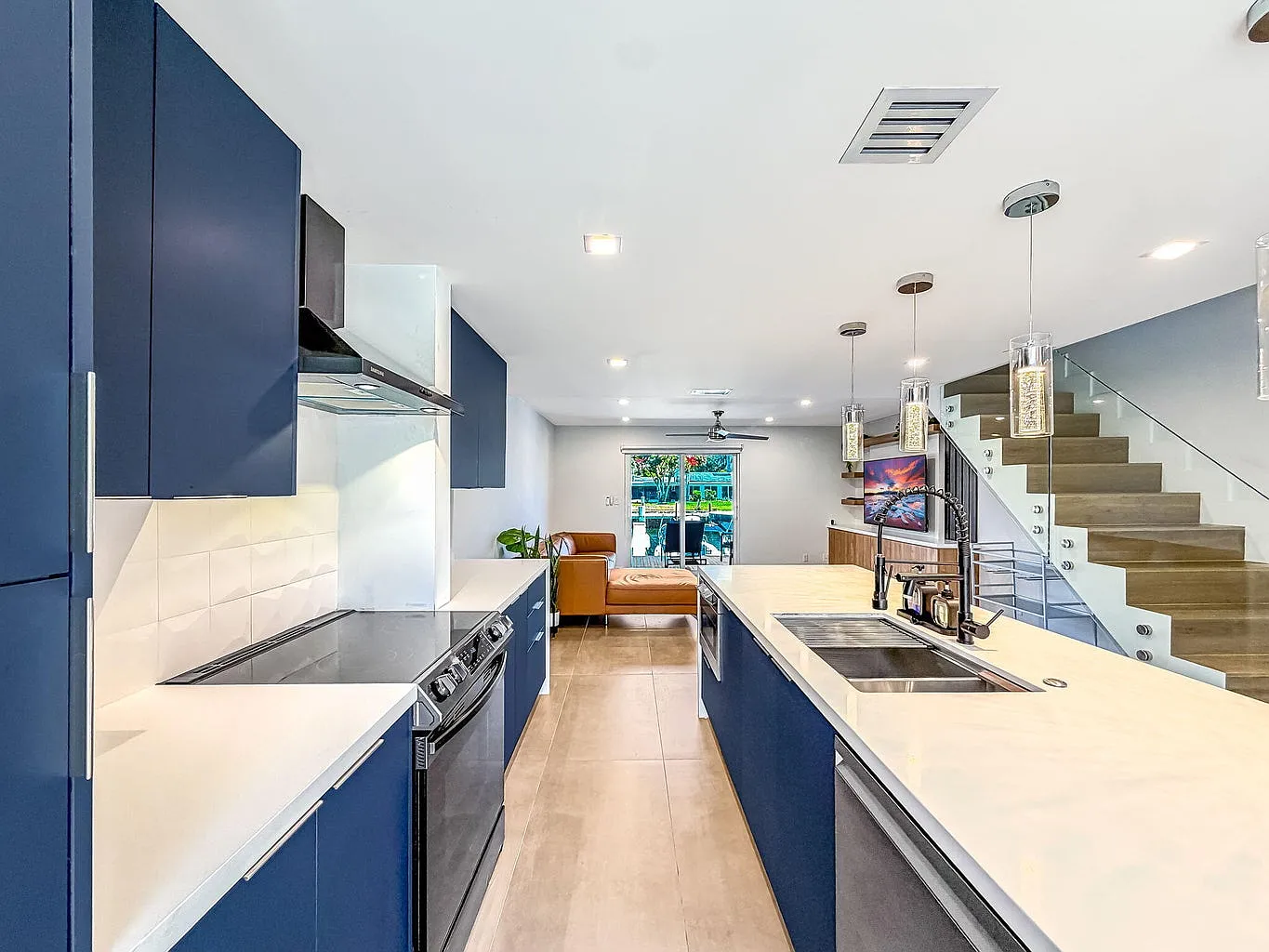 2 bed, 2.5 bath, $2,995 — Photo 2