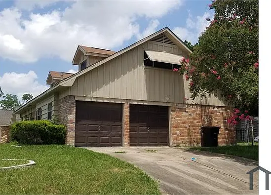 4 bed, 1977 sqft, $2,175 — Photo 2