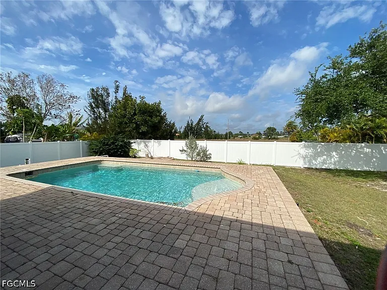 2136 NW 22nd Pl — Photo 36