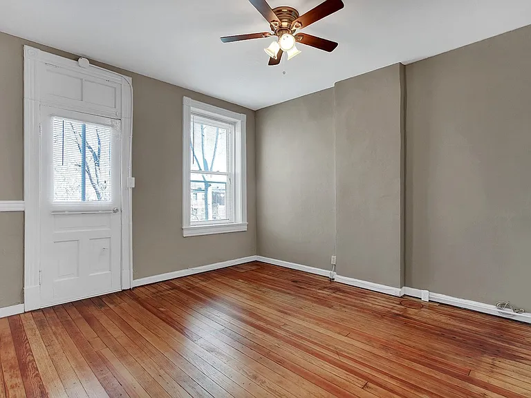 4059-4061 Hartford St — Photo 10