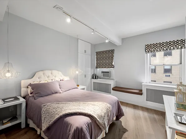 2166 Broadway image 9 of 11