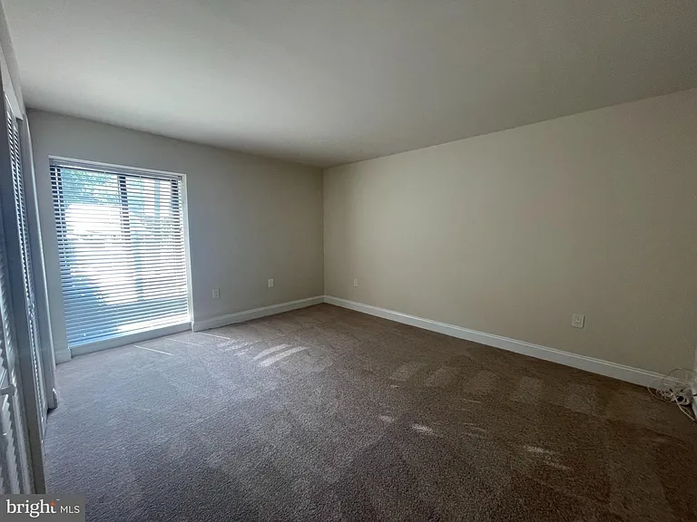 6139 Leesburg Pike #107 — Photo 14