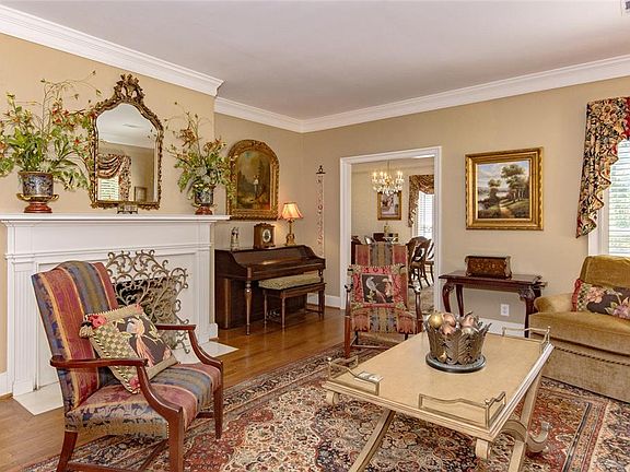 3rd image of 6201 Kathmoor Dr