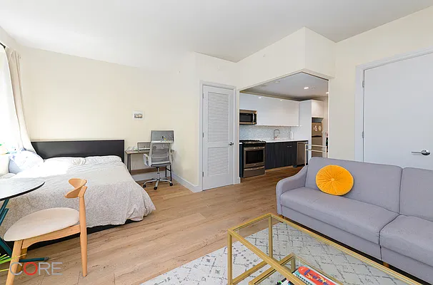 Rented by CORE | media 5