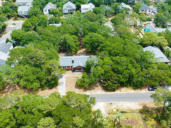 5th image of 104 SE 18th Street