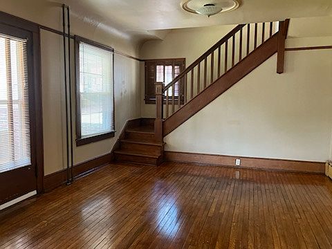 2nd image of 129 Circle Dr