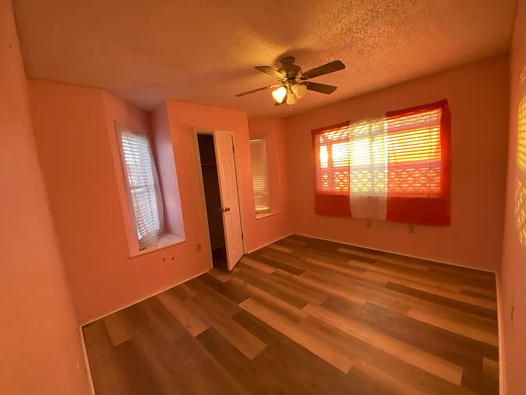 8026 Bonnie Cir — Photo 7