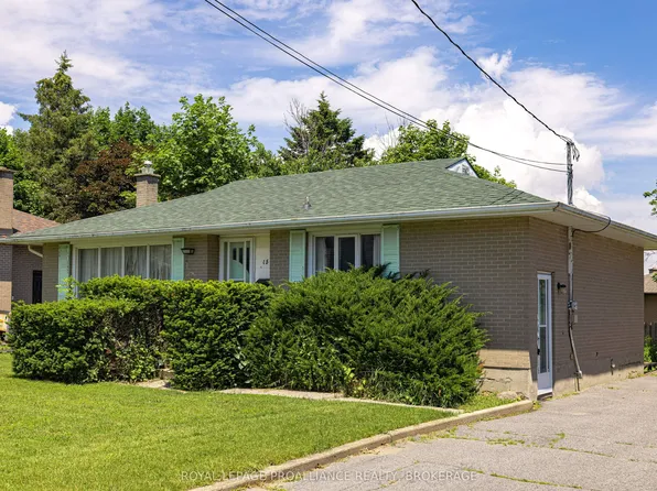 15 Park Cres, Loyalist, ON K7N 1L7