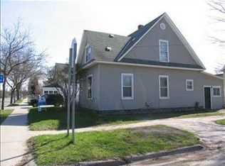 901 Bridge St, Charlevoix, MI 49720