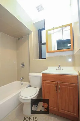 Rented by Jonis Realty | media 4