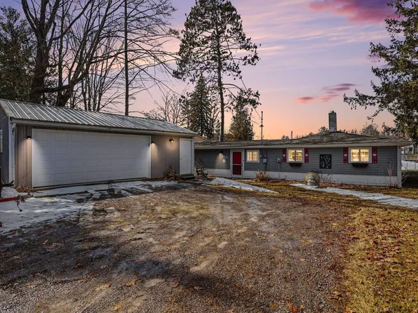 152 Hilda Dr, Farwell, MI 48622