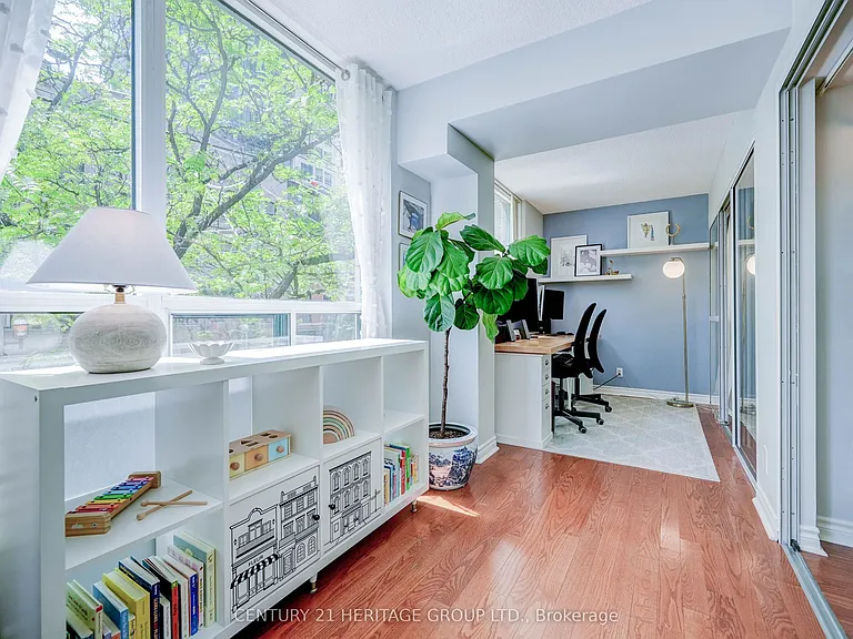 92 King St E #207 — Photo 18