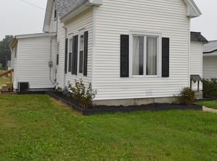 511 Lincoln St, Gladbrook, IA 50635