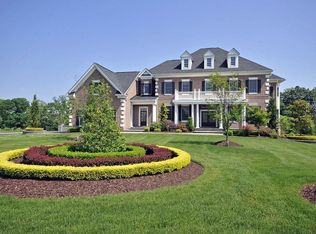 10 Crest Fruit Ct, Manalapan, NJ 07726