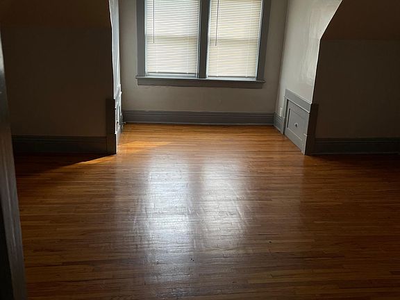 5th image of 98 Winspear Ave