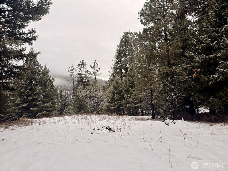 2nd image of 25 Miner's Ridge Road