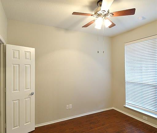 3rd image of 2203 Woodberry Dr