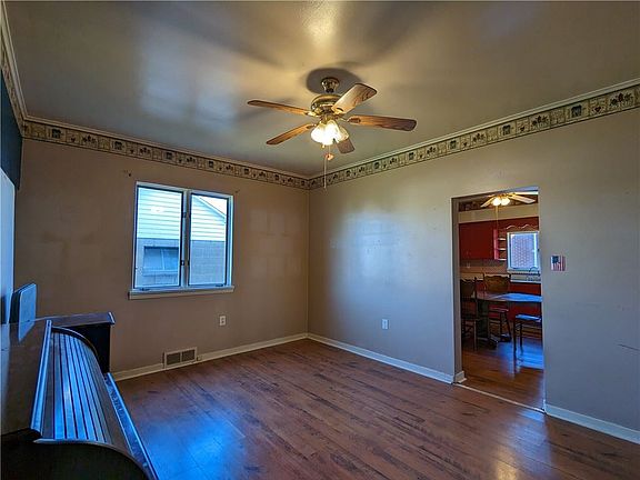 4th image of 425 Scott Ave