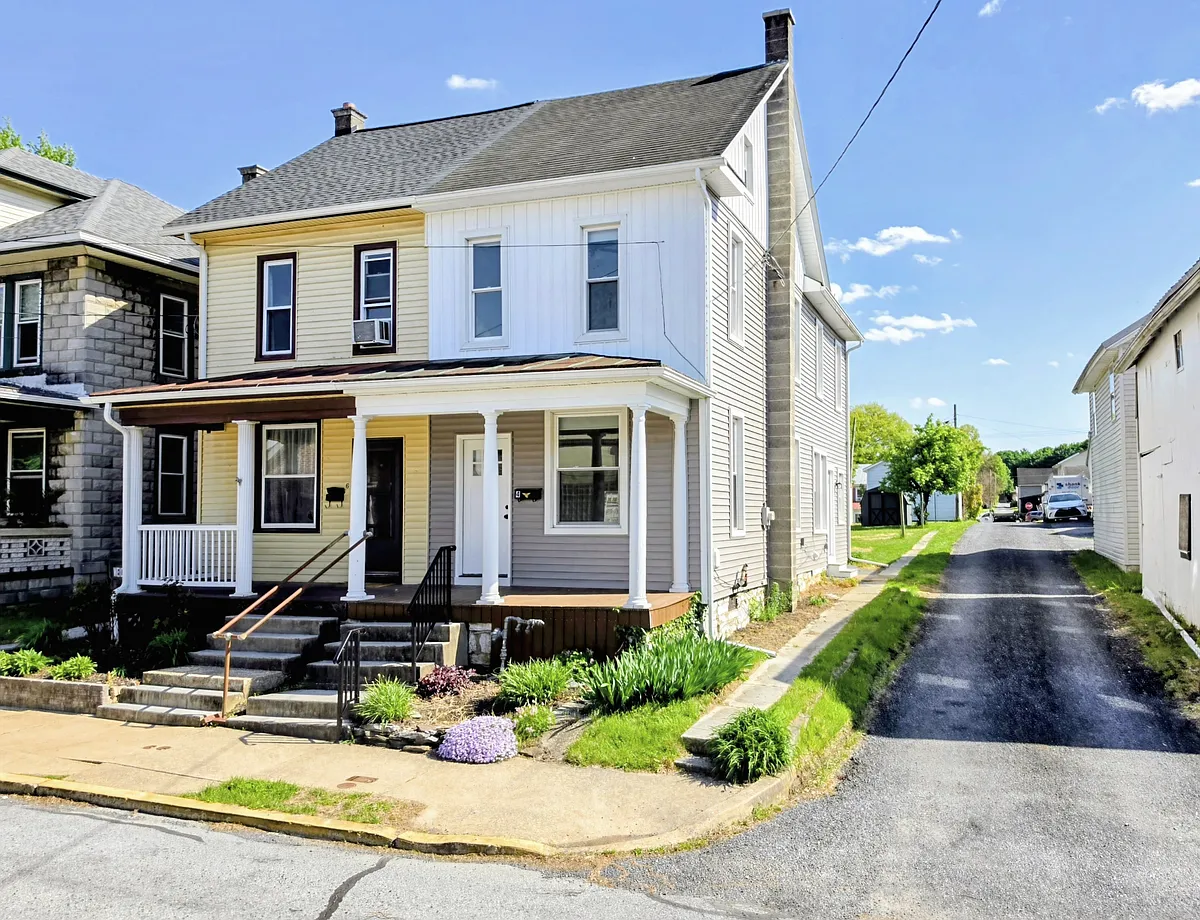 Building Photo - 4 E Muth Ave
